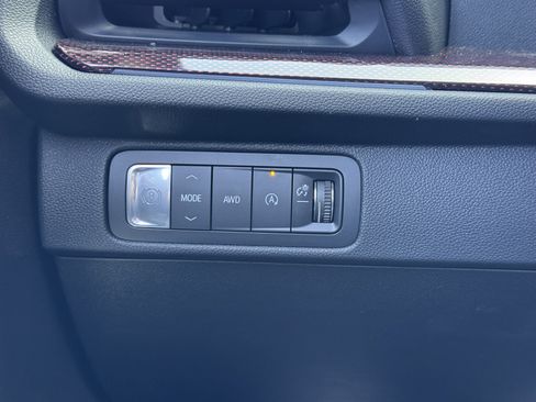 New 2026 Chevrolet Traverse Z71 w/ Enhanced Driving Package AWD/4WD image 28