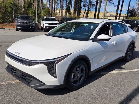 Used 2025 Kia K4 LXS image 3