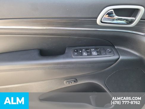 Used 2022 Jeep Grand Cherokee Limited image 30