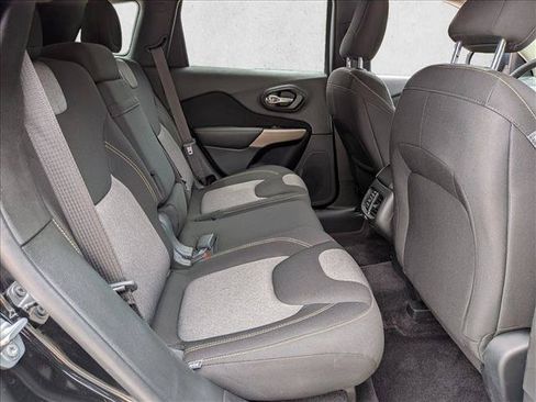 Used 2017 Jeep Cherokee Sport AWD/4WD image 21
