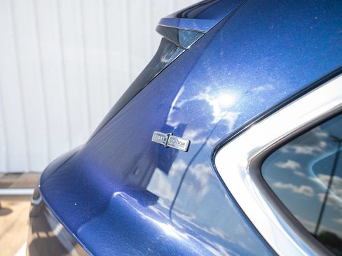 Used 2021 Bentley Bentayga AWD/4WD image 23