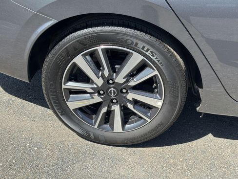 Used 2025 Nissan Versa SV image 28