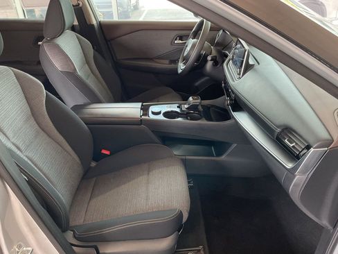 Used 2022 Nissan Rogue SV image 18