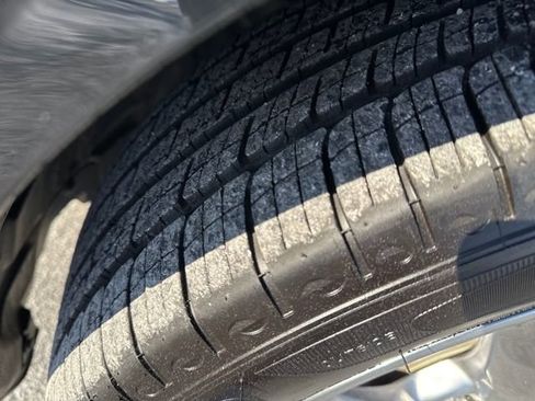 Used 2019 Dodge Challenger SXT w/ Plus Package image 27