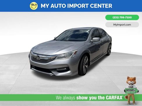Used 2017 Honda Accord Touring image 3