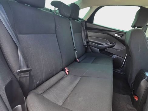 Used 2015 Ford Focus SE FWD image 14