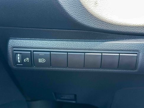Used 2025 Toyota Corolla SE FWD image 33