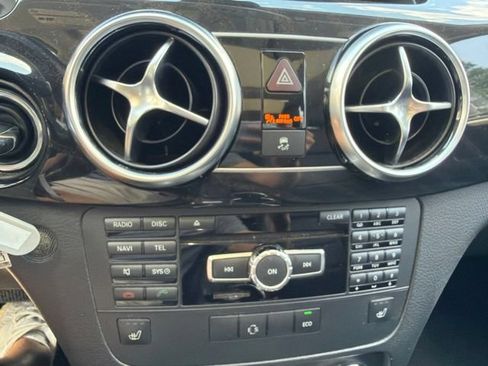 Used 2015 Mercedes-Benz GLK 350 4MATIC image 13
