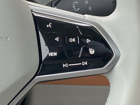 Certified 2025 Volkswagen ID. Buzz 1st Edition image 9