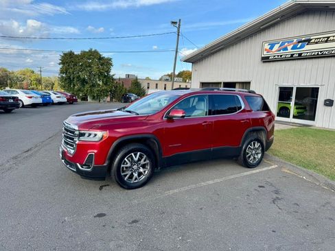Used 2023 GMC Acadia SLT image 3