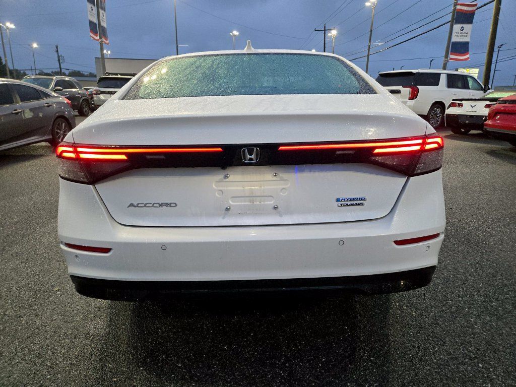 Used 2025 Honda Accord Touring image 6