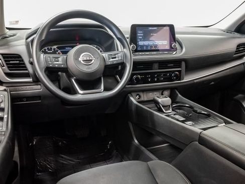 Used 2024 Nissan Rogue S FWD image 8