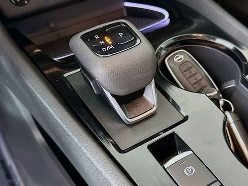 Used 2024 Nissan Rogue SL image 19