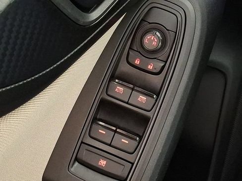 Used 2018 Subaru Impreza 2.0i AWD/4WD image 23