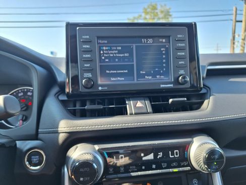 Used 2022 Toyota RAV4 XLE w/ Convenience Package FWD image 13