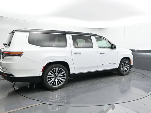 Used 2024 Jeep Grand Wagoneer L Series III AWD/4WD image 2