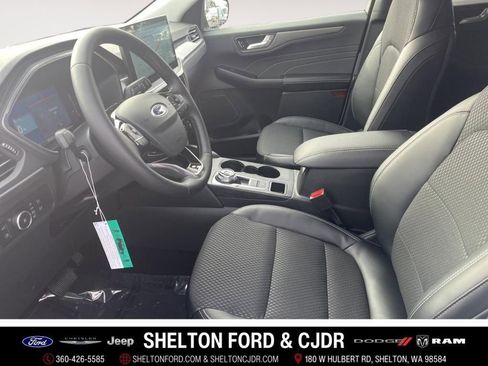 New 2025 Ford Escape SE FWD image 10