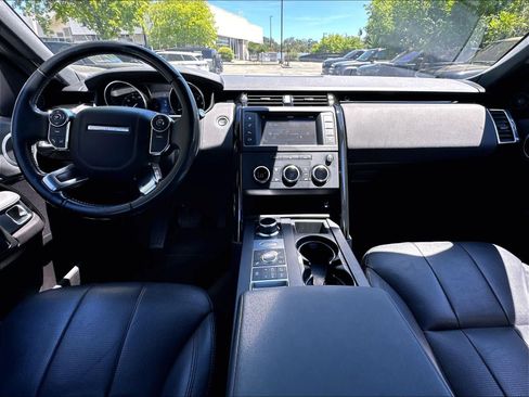 Used 2017 Land Rover Discovery SE AWD/4WD image 18