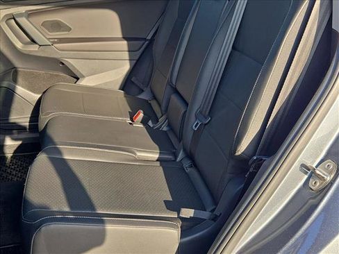 Used 2019 Volkswagen Tiguan SE w/ Panoramic Sunroof Package AWD/4WD image 18