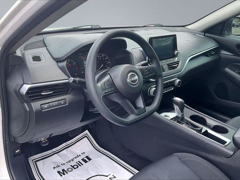 Certified 2025 Nissan Altima 2.5 S FWD image 15