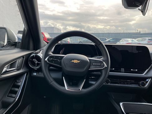 Used 2025 Chevrolet Equinox LT image 27