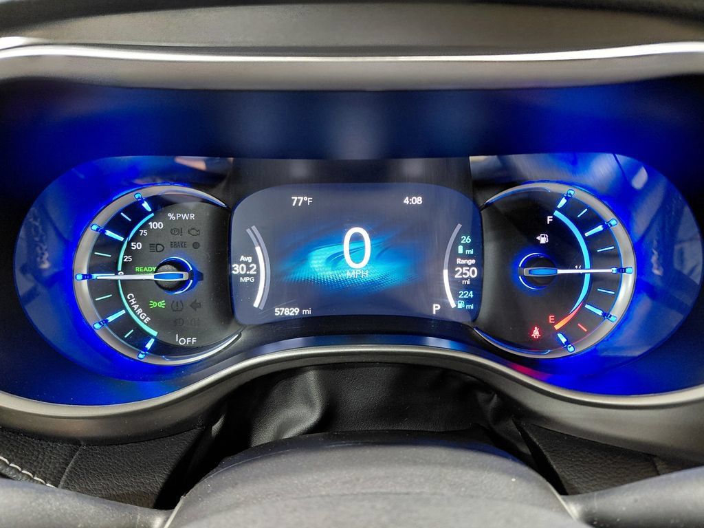 Certified 2024 Chrysler Pacifica Limited FWD image 33