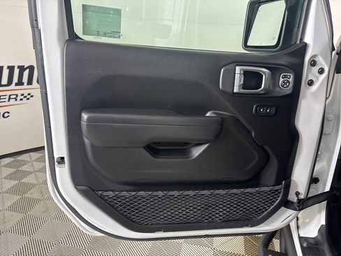 Used 2022 Jeep Wrangler Unlimited Sport image 8