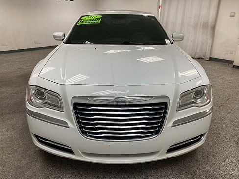 Used 2013 Chrysler 300 image 2