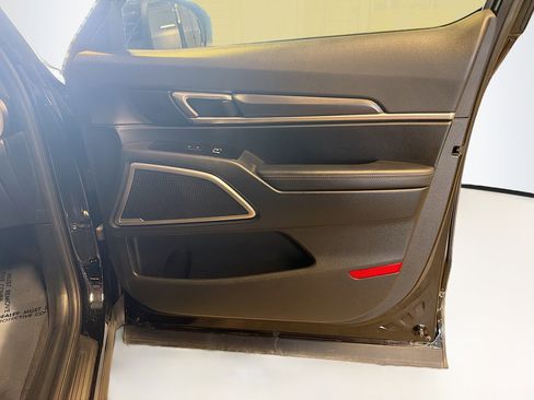 Used 2025 Kia Telluride S image 36
