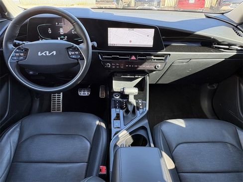 Used 2023 Kia Niro SX Touring image 27