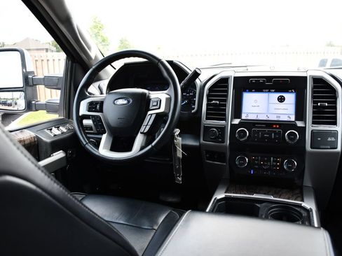 Used 2019 Ford F250 Lariat w/ Lariat Value Package AWD/4WD image 19