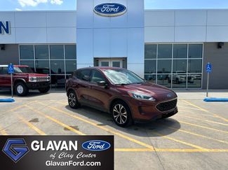 Used 2021 Ford Escape SE w/ SE Sport Appearance Package AWD/4WD video 1