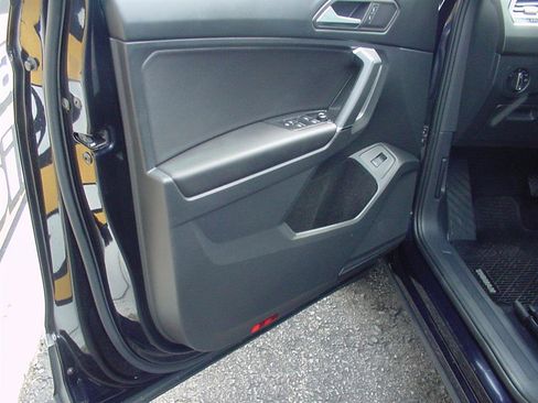 Used 2020 Volkswagen Tiguan SEL w/ 3rd Row Seat Package image 34