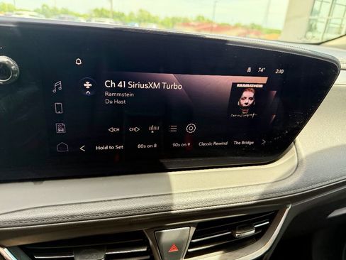 Used 2024 Buick Encore GX Sport Touring image 17