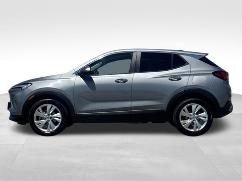 Used 2025 Buick Encore GX Preferred FWD image 2