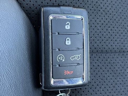 Used 2023 Jeep Grand Cherokee Altitude image 41