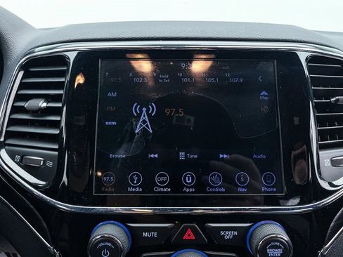 Used 2019 Jeep Grand Cherokee Limited image 21