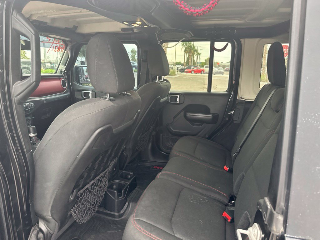 Used 2021 Jeep Wrangler Unlimited Rubicon w/ Cold Weather Group AWD/4WD image 11
