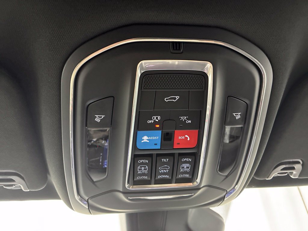 Used 2025 Jeep Wagoneer Series III w/ Premium Group I AWD/4WD image 23