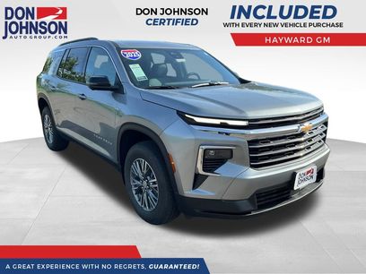 Used 2025 Chevrolet Traverse LT w/ Driver Confidence Package