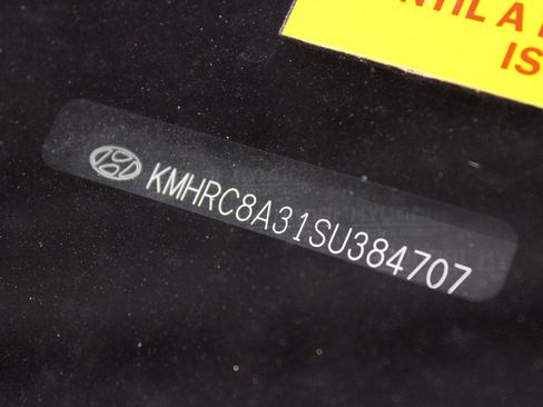 Certified 2025 Hyundai Venue Limited FWD image 34