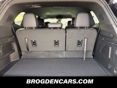 New 2026 GMC Acadia Elevation image 7