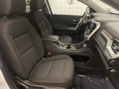 Used 2022 GMC Acadia SLE w/ Driver Convenience Package FWD image 19