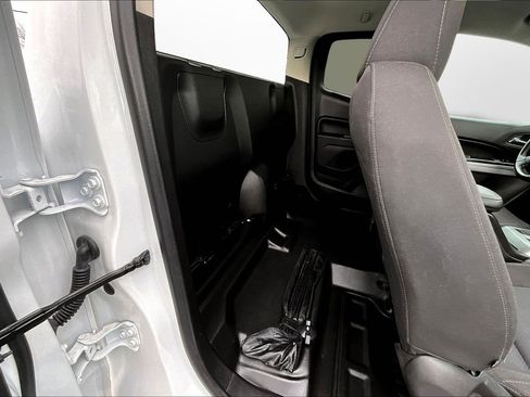 Used 2022 Chevrolet Colorado LT w/ Fleet Safety Package image 17