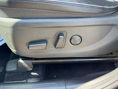 Used 2022 Hyundai Santa Fe SEL w/ Convenience + Premium Package FWD image 10
