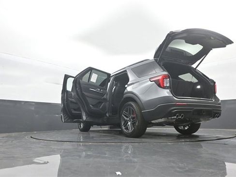 New 2026 Ford Explorer ST image 39