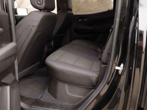 Used 2024 Chevrolet Colorado Z71 w/ Z71 Convenience Package 2 image 27