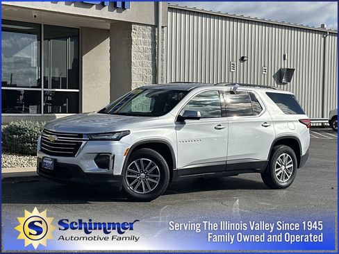 Used 2022 Chevrolet Traverse LT image 1