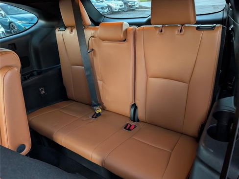 Used 2022 Toyota Highlander Platinum image 17