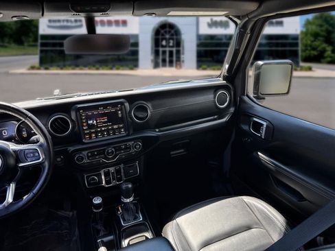 Used 2023 Jeep Wrangler Unlimited Sahara w/ Cold Weather Group AWD/4WD image 31